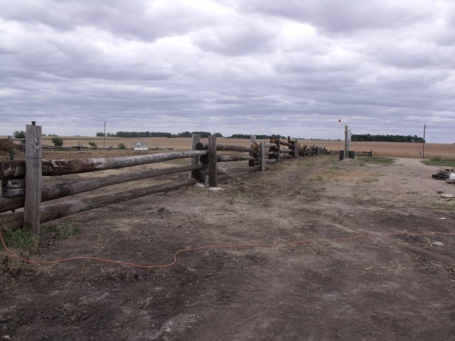 Completed the new driveway fence on Frenchy's side.