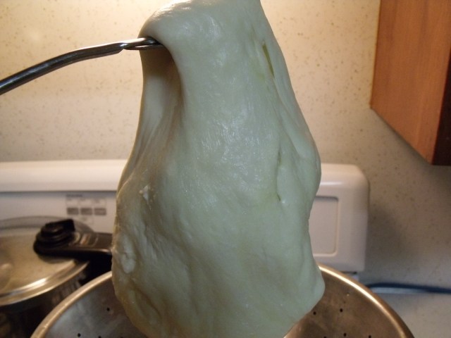 Quick and easy Mozzarella cheese. What a nice stretch!