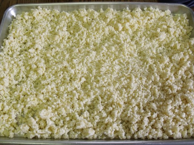 This is how the cheese looks on the tray to be dried. You can lay paper towels on top lightly.