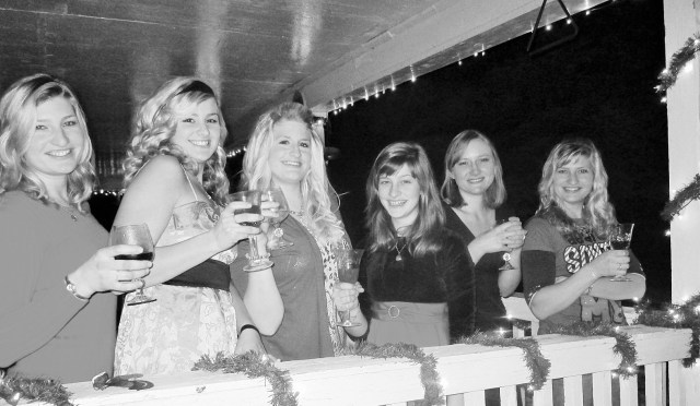 Christmas Eve, elderberry wine made us rather warm....so we headed outside for fresh air !!